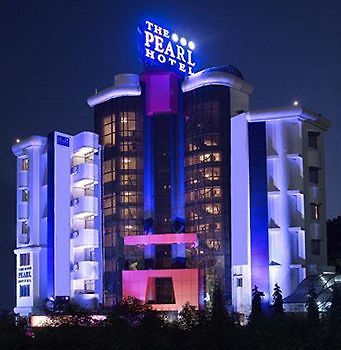 The Pearl Hotel Kolkata Bagian luar foto